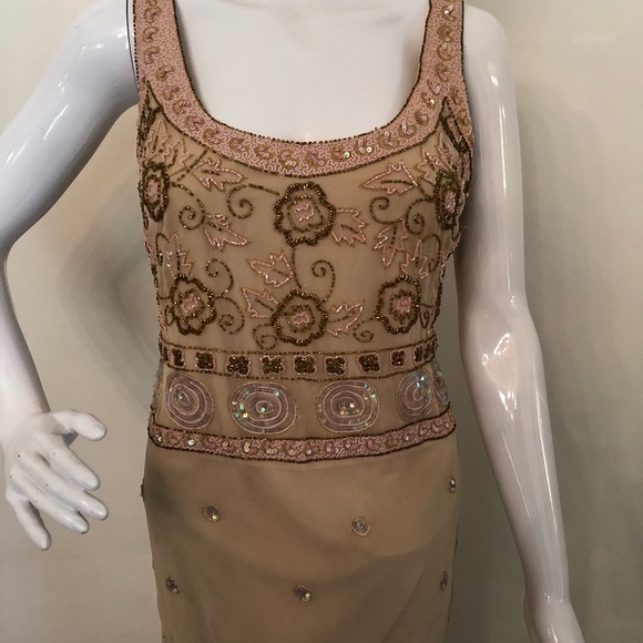 Dress size small with embroidery - Picture 4 of 8